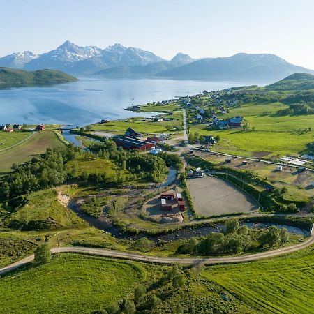 Storjord Farmstay Ranchhouse Kvaloya Exteriör bild