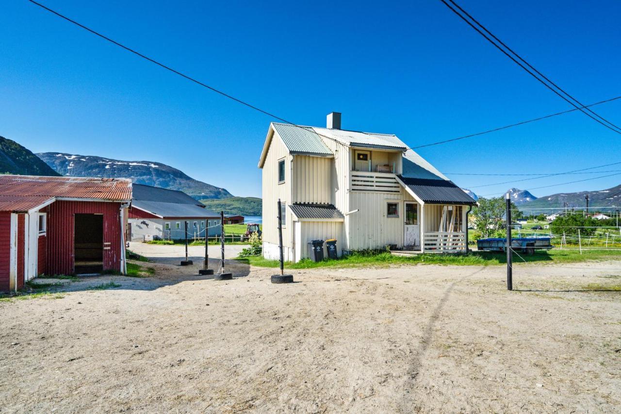 Storjord Farmstay Ranchhouse Kvaloya Exteriör bild